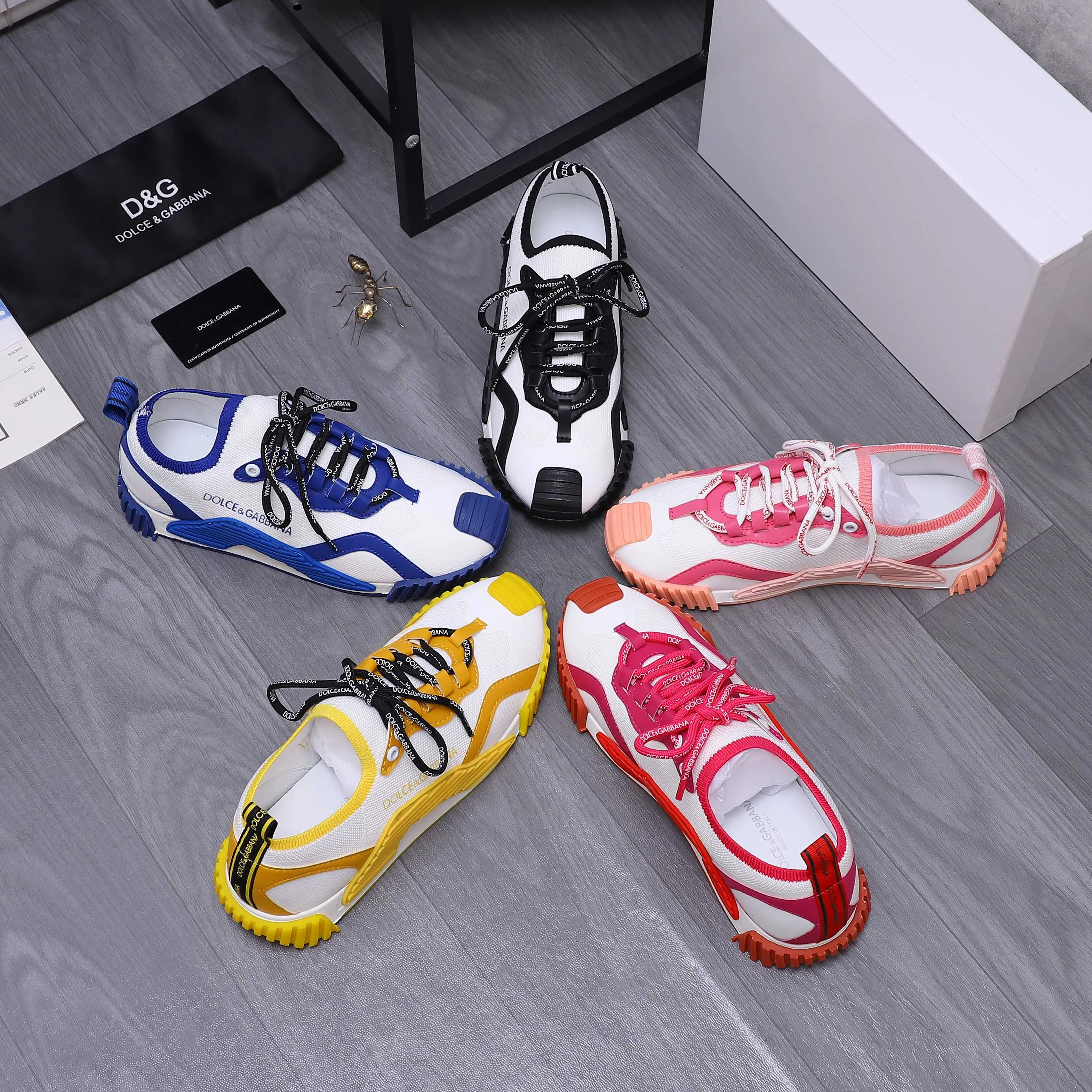 Men's shoes💰442 Product trademark: DG (Dolce & Gabbana) couple's casual shoes Regular size: 35-46 Product materials: Selected cowhide stitching fly woven upper, cowhide insole, original outsole